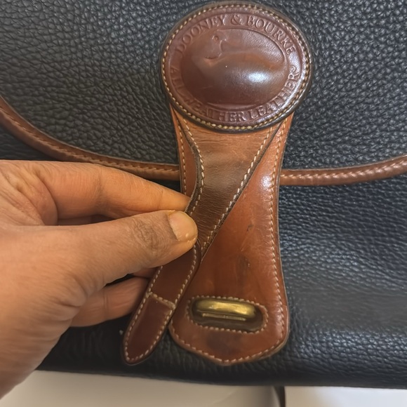 Vintage Dooney & Bourke bag - Picture 9 of 16